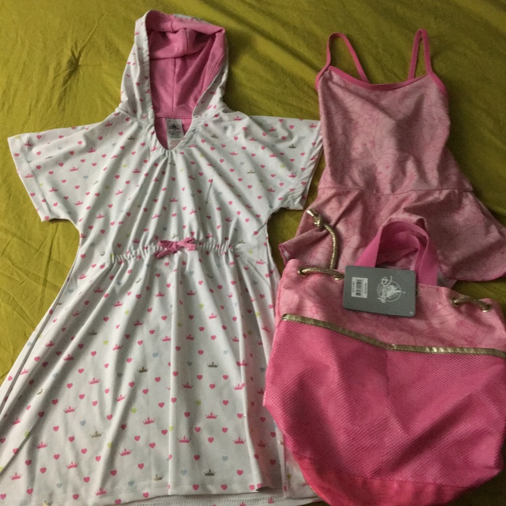 Disney Sz 7/8 bathing suit and cover up with bag